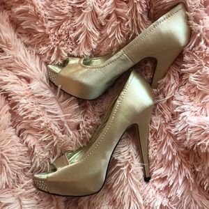 Nude metallic silky peep toe heels